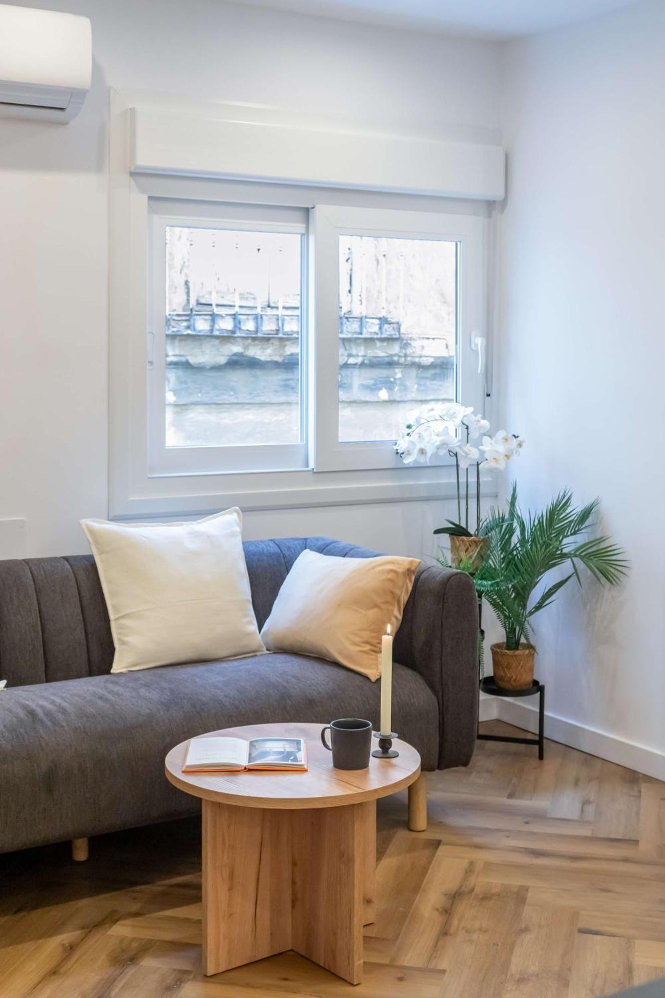 Charm - Stylish 3bd In Centro