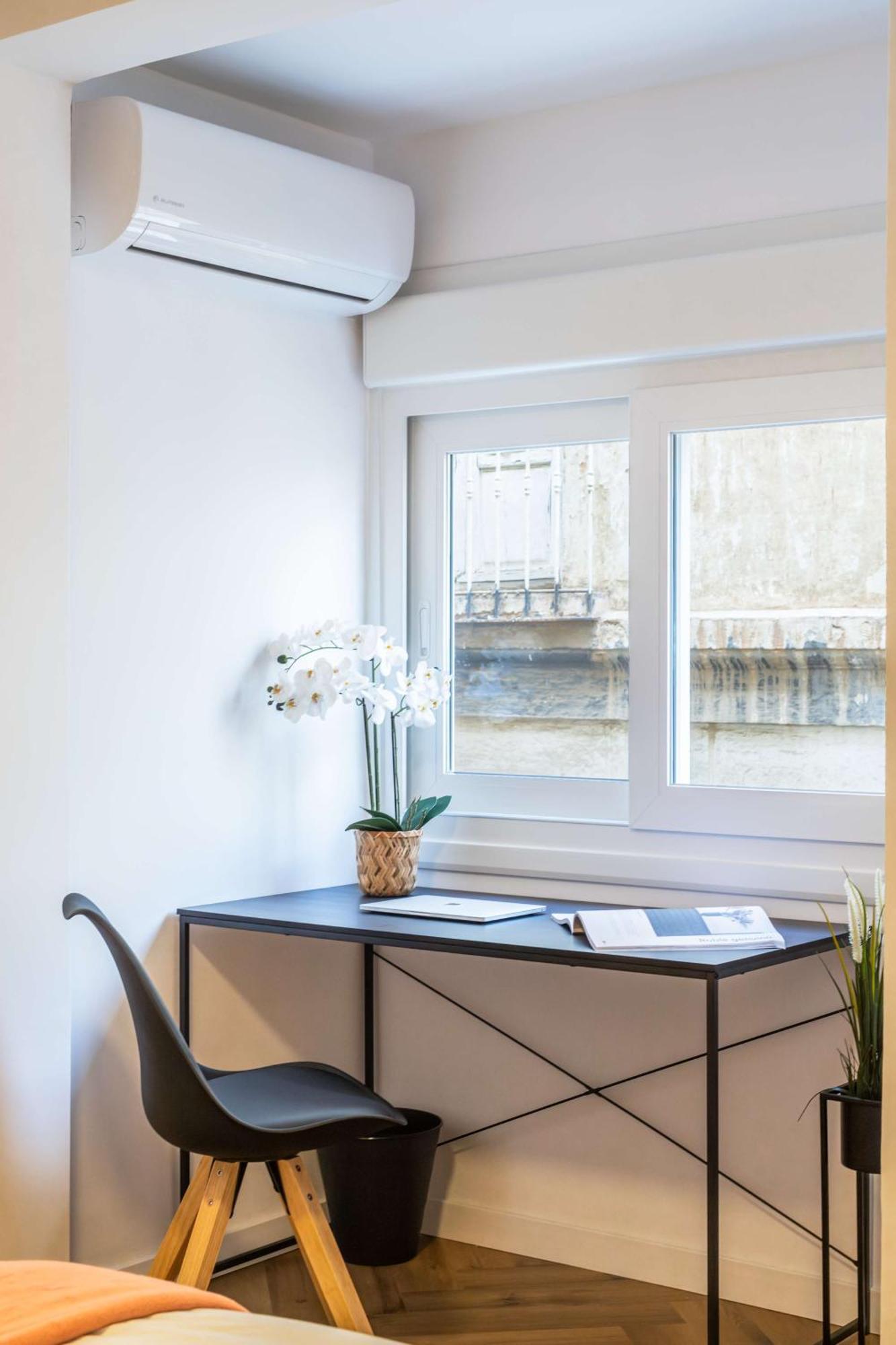 Charm - Stylish 3bd In Centro Apartment