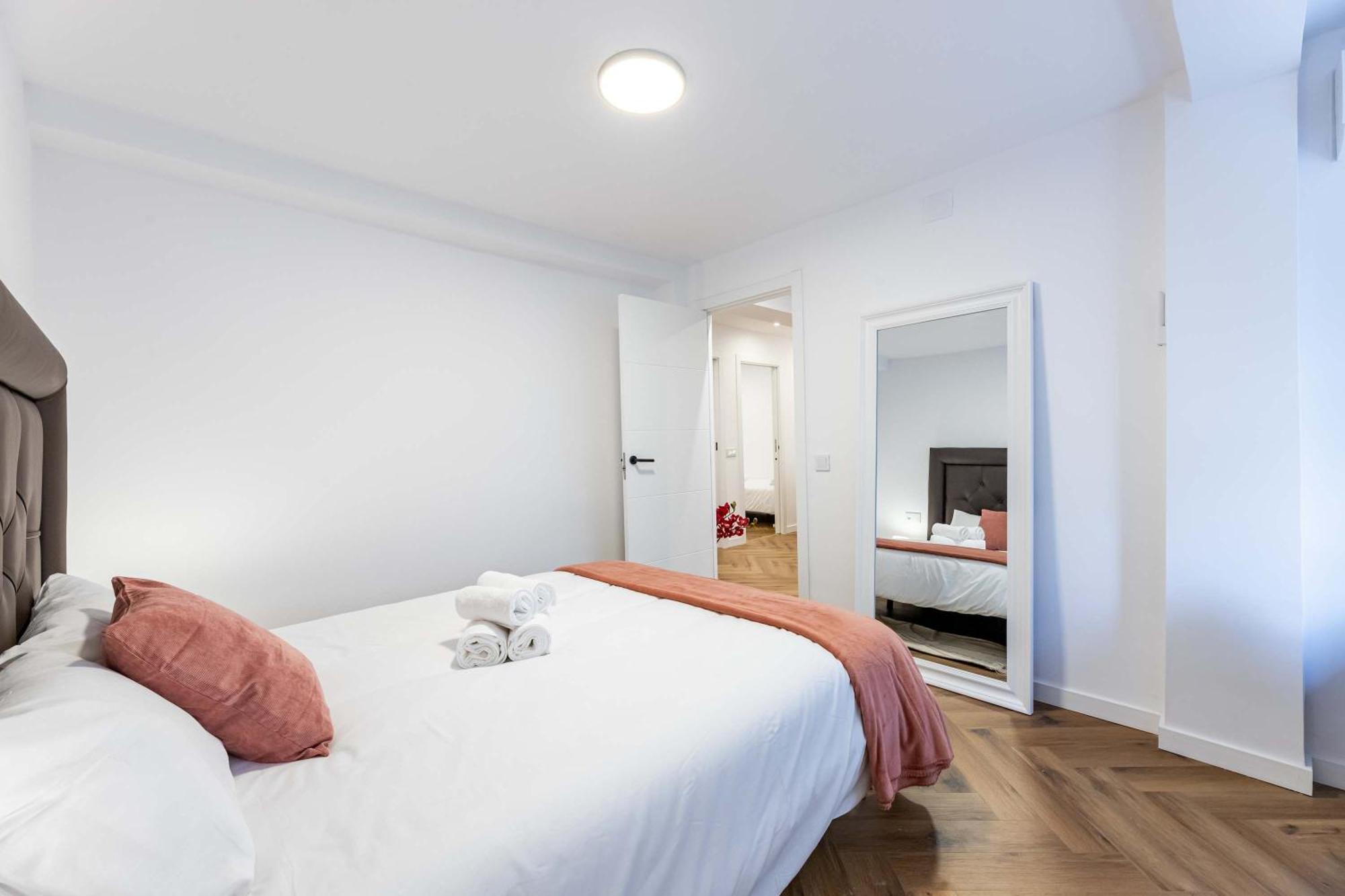 Charm - Stylish 3bd In Centro